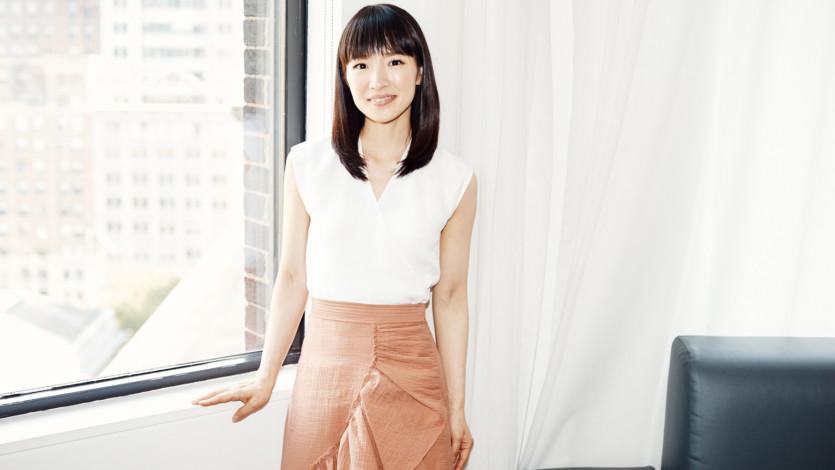 What Marie Kondo Carries Inside Her Extremely Tidy Purse